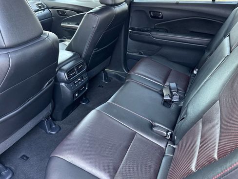 Used 2025 Honda Passport Black Edition image 27