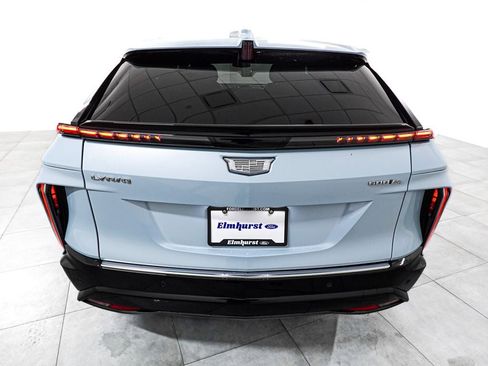 Used 2024 Cadillac Lyriq Luxury AWD/4WD image 6