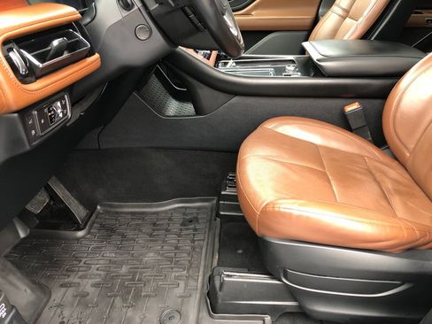 Used 2020 Lincoln Aviator Grand Touring w/ Elements Package Plus image 18