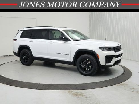 New 2026 Jeep Grand Cherokee L 4WD image 1