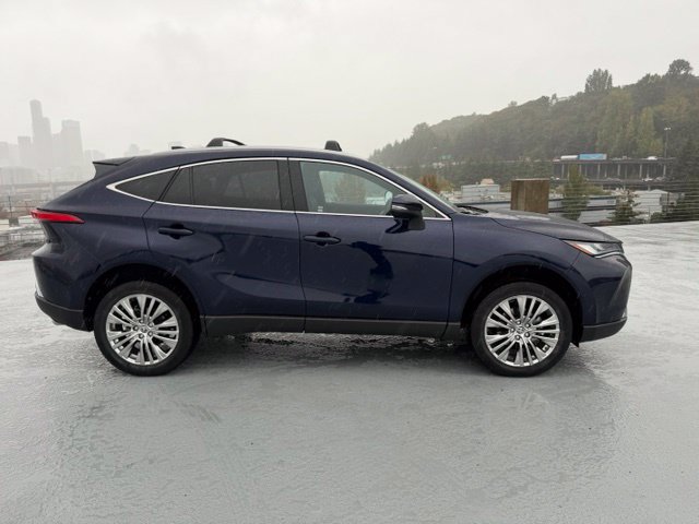 Certified 2024 Toyota Venza XLE AWD/4WD image 3