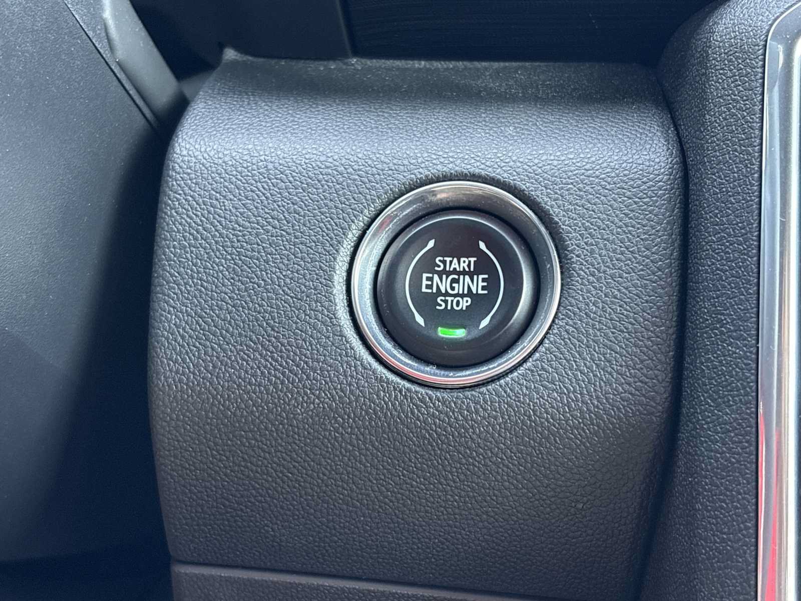Used 2025 GMC Acadia Elevation w/ Elevation Premium Package FWD image 8