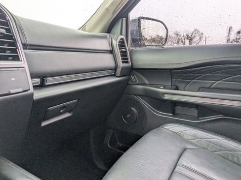 Used 2021 Ford Expedition Platinum image 30