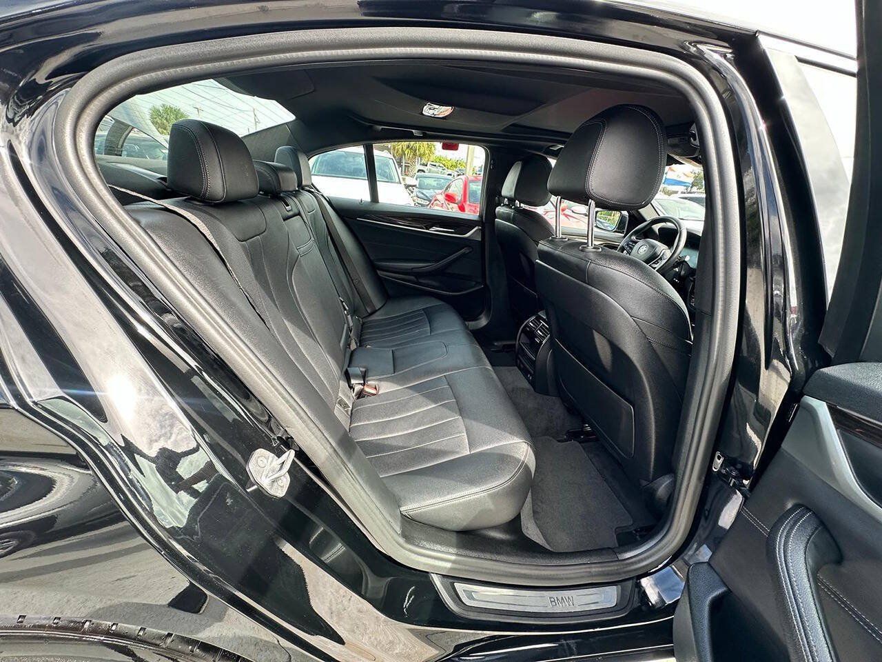 Used 2021 BMW 530i w/ Convenience Package RWD image 17