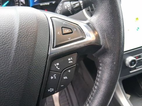 Used 2022 Ford Edge SEL image 17