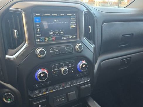 Used 2021 GMC Sierra 2500 AT4 w/ AT4 Preferred Package image 29