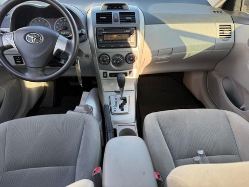 Used 2012 Toyota Corolla LE FWD image 13