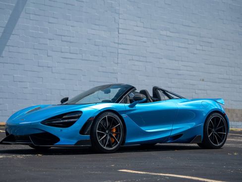 Used 2020 McLaren 720S Spider image 22