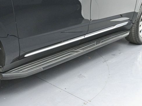 Certified 2023 Cadillac Escalade ESV Premium Luxury image 9