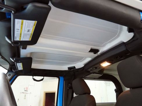 Used 2018 Jeep Wrangler Sport image 27