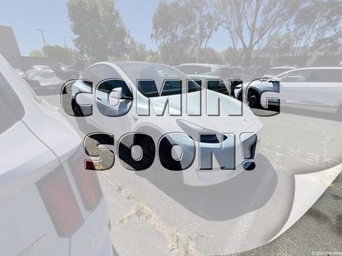 Used 2025 Tesla Model Y Long Range RWD image 1