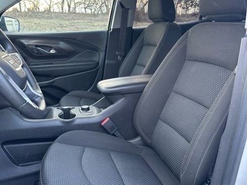 Used 2024 GMC Terrain SLE image 35