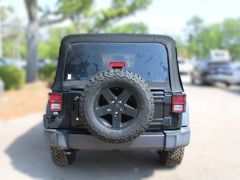 Used 2017 Jeep Wrangler Unlimited Sport image 8
