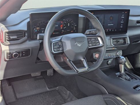 Used 2025 Ford Mustang Coupe image 30