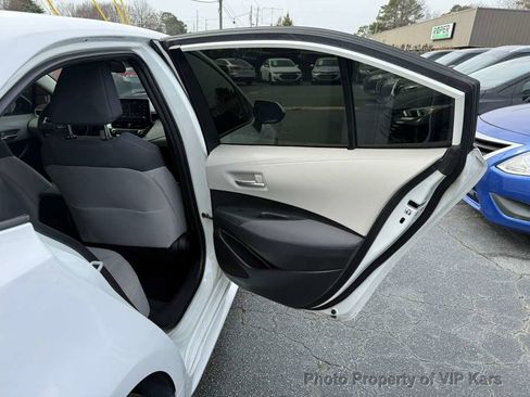 Used 2020 Toyota Corolla LE image 11