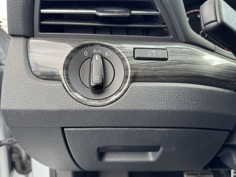 Used 2020 Volkswagen Passat 2.0T R-Line image 28