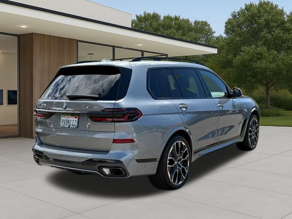 Used 2026 BMW X7 xDrive40i w/ M Sport Package AWD/4WD image 8