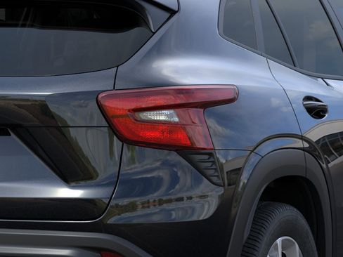 New 2026 Chevrolet Trax LS w/ LS Convenience Package FWD image 11