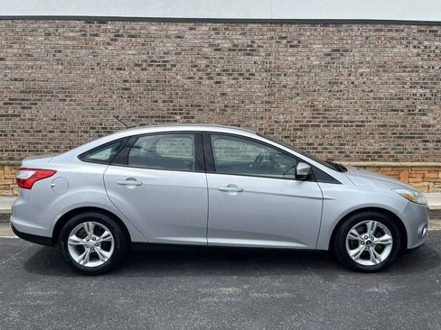 Used 2013 Ford Focus SE FWD image 6