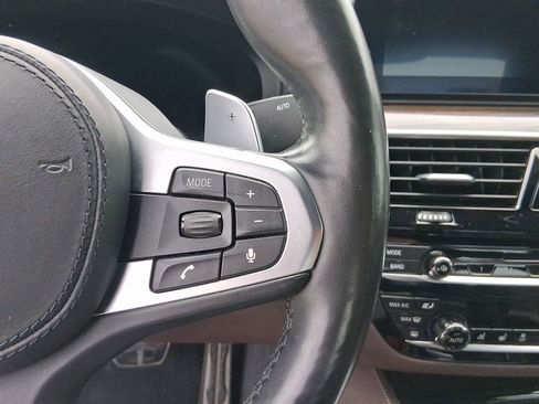 Used 2019 BMW M550i xDrive image 22