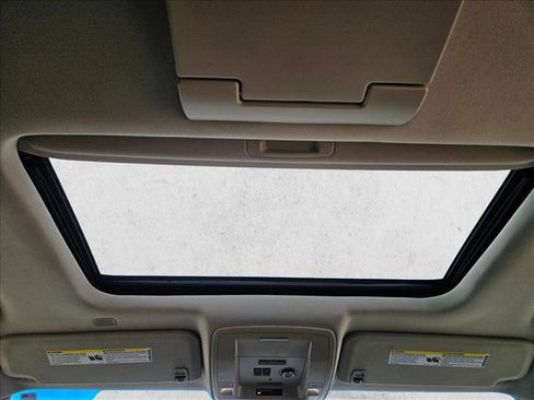 Used 2017 Chevrolet Suburban Premier RWD image 15