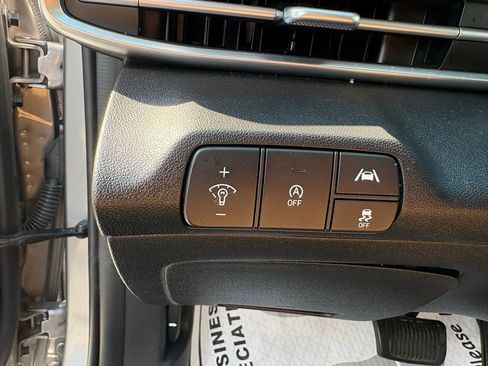 Used 2023 Hyundai Elantra SE FWD image 5