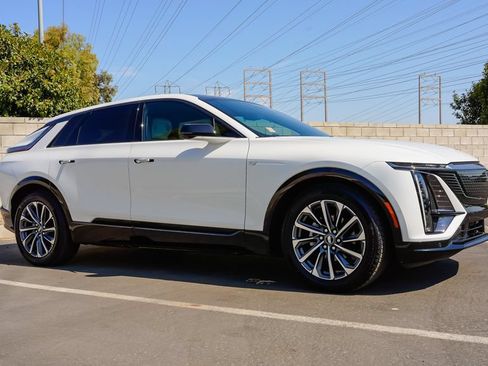 Certified 2024 Cadillac Lyriq Sport RWD image 6