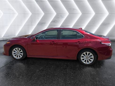 Used 2020 Toyota Camry LE image 8