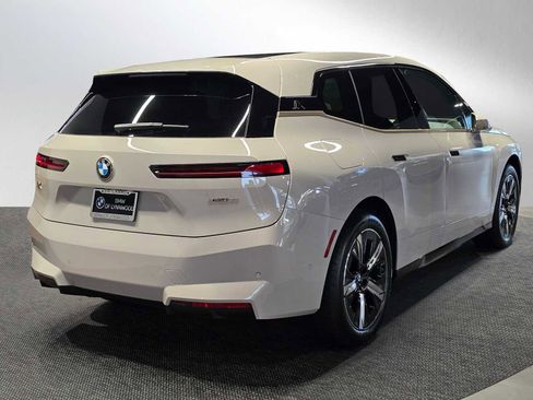 New 2026 BMW iX xDrive60 image 3