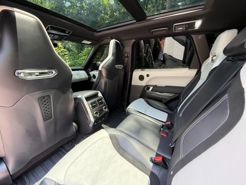 Used 2022 Land Rover Range Rover Sport SVR Carbon Edition AWD/4WD image 15