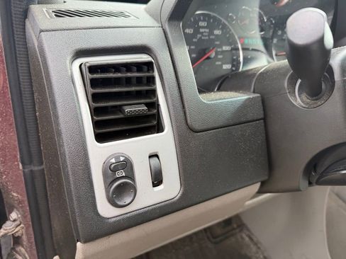 Used 2008 Chevrolet Equinox LT AWD/4WD image 7