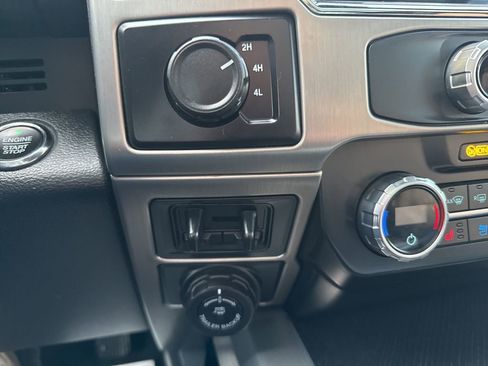 Used 2022 Ford F450 Platinum w/ FX4 Off-Road Package image 45