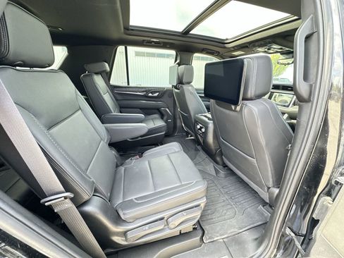 Used 2024 GMC Yukon Denali w/ Advanced Technology Package AWD/4WD image 28