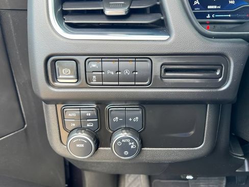Used 2023 Chevrolet Tahoe LT AWD/4WD image 43
