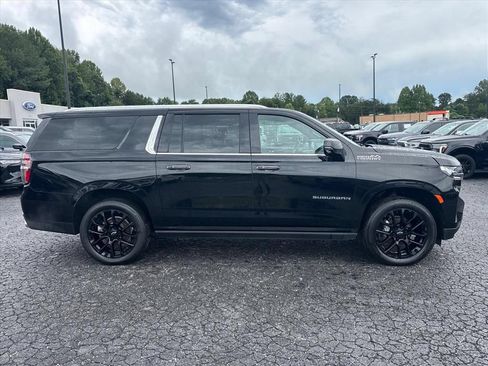 Used 2024 Chevrolet Suburban High Country AWD/4WD image 9