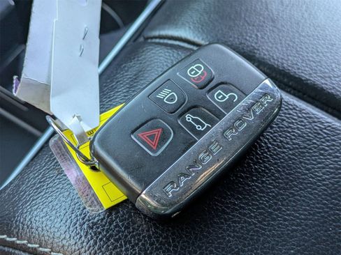 Used 2020 Land Rover Range Rover Velar R-Dynamic S image 32