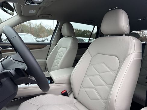 New 2026 Volkswagen Atlas SE FWD image 11