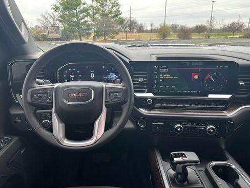 Used 2025 GMC Sierra 1500 Elevation w/ Preferred Package image 24