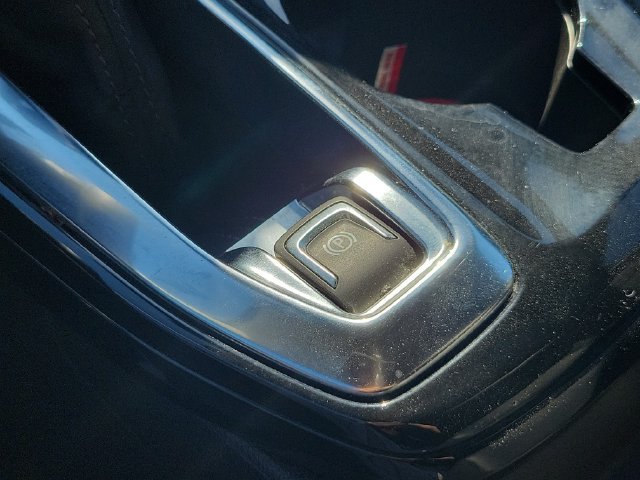 Used 2026 Chevrolet Trax LT FWD image 33