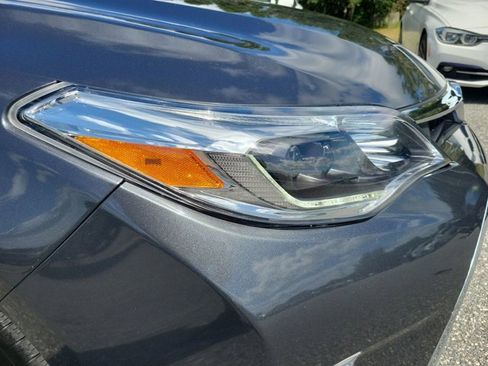 Used 2016 Toyota Avalon Limited image 10