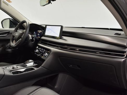 Certified 2026 INFINITI QX60 Luxe w/ Family Package AWD/4WD image 18