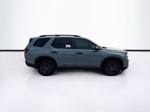 Used 2025 Honda Pilot TrailSport image 10