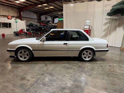 Used 1987 BMW 325is Coupe RWD image 14