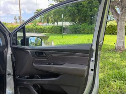 Used 2022 Honda Odyssey EX image 12