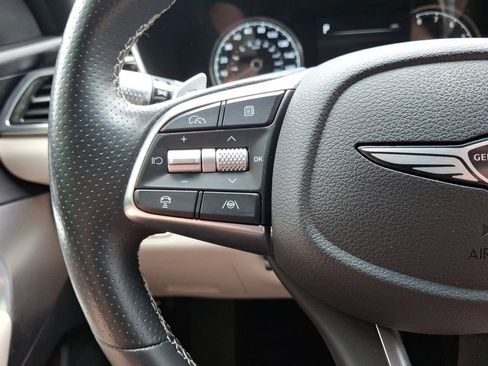Used 2025 Genesis G70 2.5T image 17
