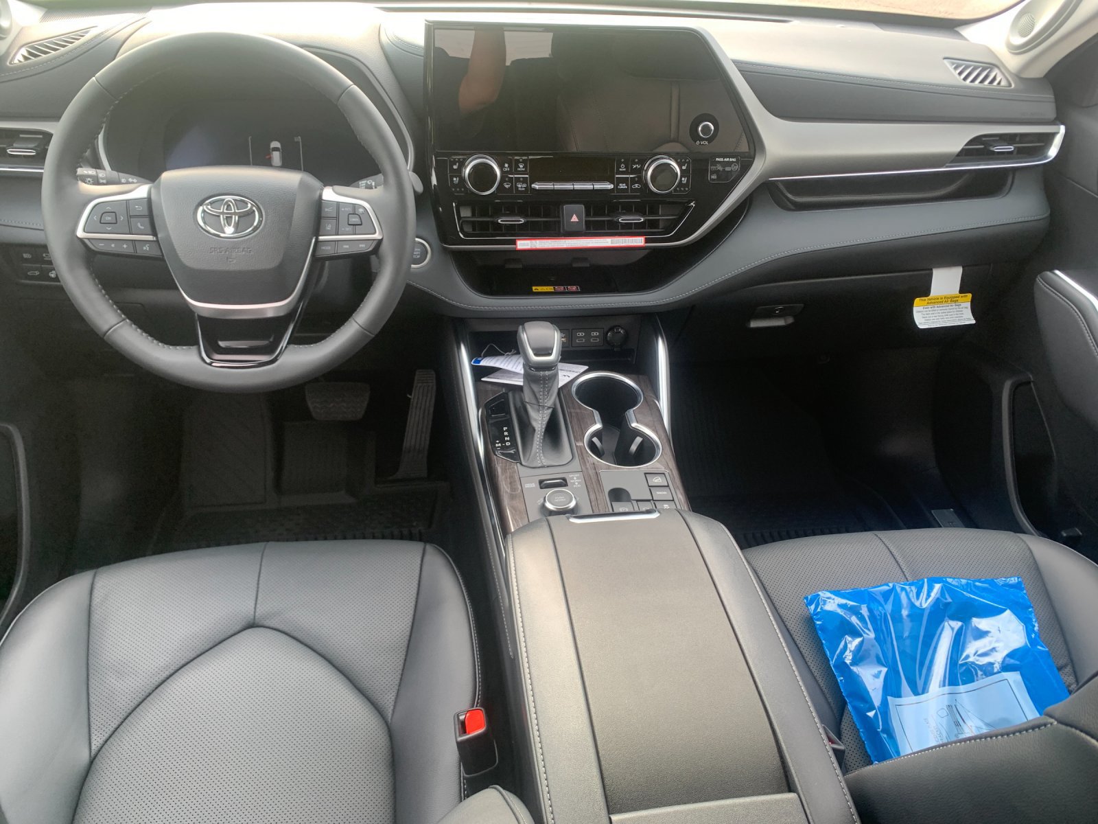 New 2026 Toyota Highlander Limited AWD/4WD image 15