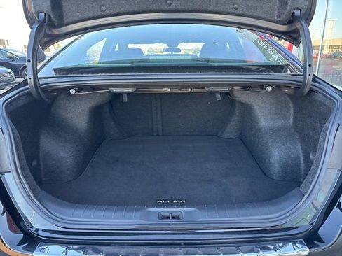 Used 2024 Nissan Altima 2.5 SV image 19