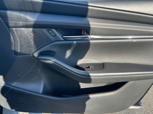 Used 2025 MAZDA MAZDA3 s image 25