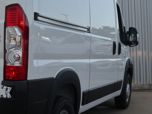 New 2026 RAM ProMaster 2500 w/ Premium Convenience Group FWD image 5