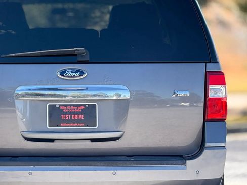 Used 2013 Ford Expedition XLT image 14